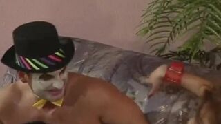 Doro Lupino - Vom Clown in den Arsch gefickt