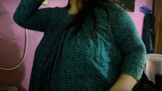 MILF Hot Big Ass Stepmom Cooking In Kitchen & i see her naked & Start Handjob