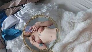 Mirror play, lick my pussy