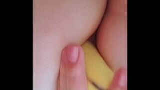 Banana anal