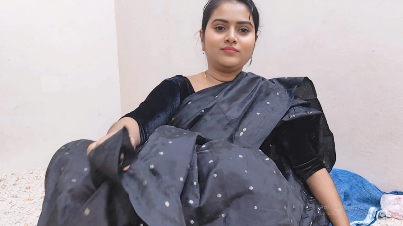 Bangla Beautiful Deshi Hot and sexy Bhabhi ko Hardly fuking her pussy Enjoy time video.