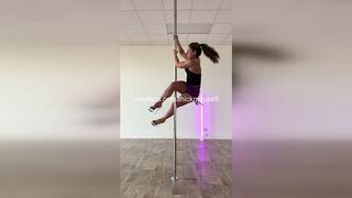 Oopsie! I Forgot My Panties for This TikTok Dance & Flashed My Bare Slit