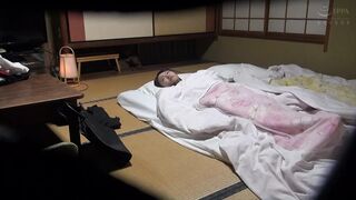 A mix-up with the room order, ends up sharing the same room with my busy colleague. - Night Crawling! 2-3