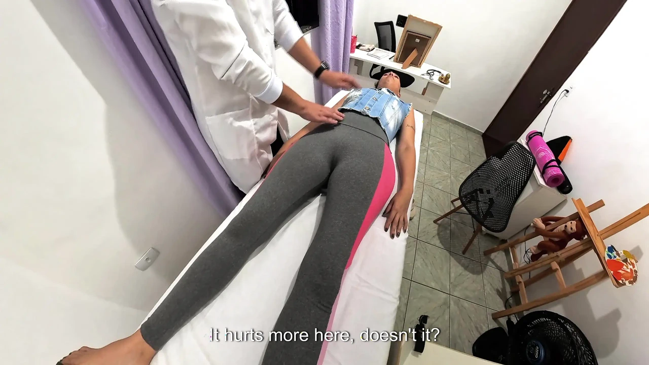 Orthopedic doctor takes off the patient's clothes and ejaculates on her face.