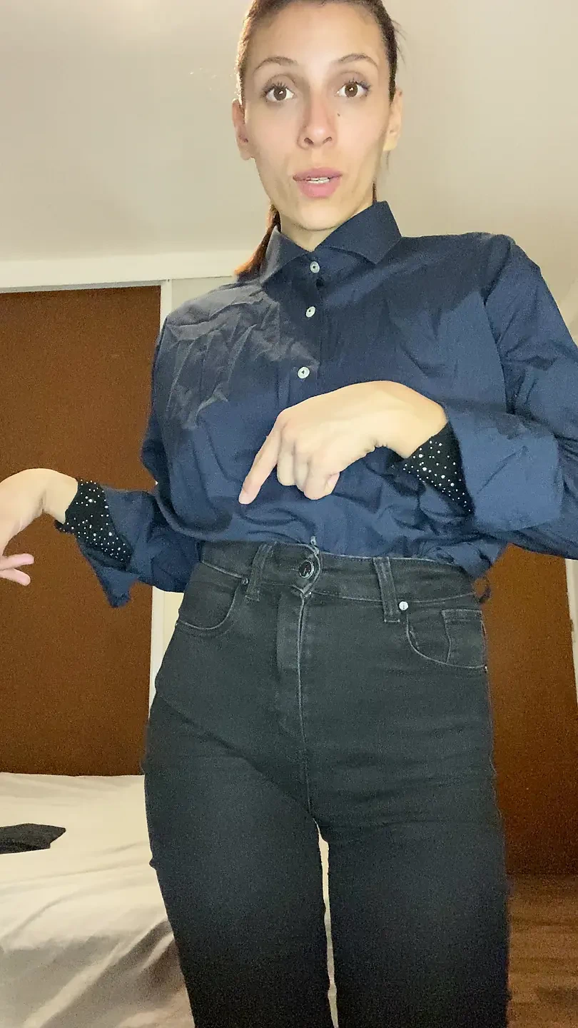 The Slutty Secretary Infallibly Relieves Her Boss's Stress