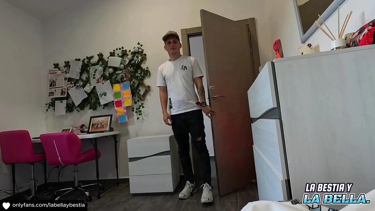 Surprise to My Boyfriend Ended in Footjob, Hardcore Sex, Cumshot and Cum on Feet Lambida Cosplay