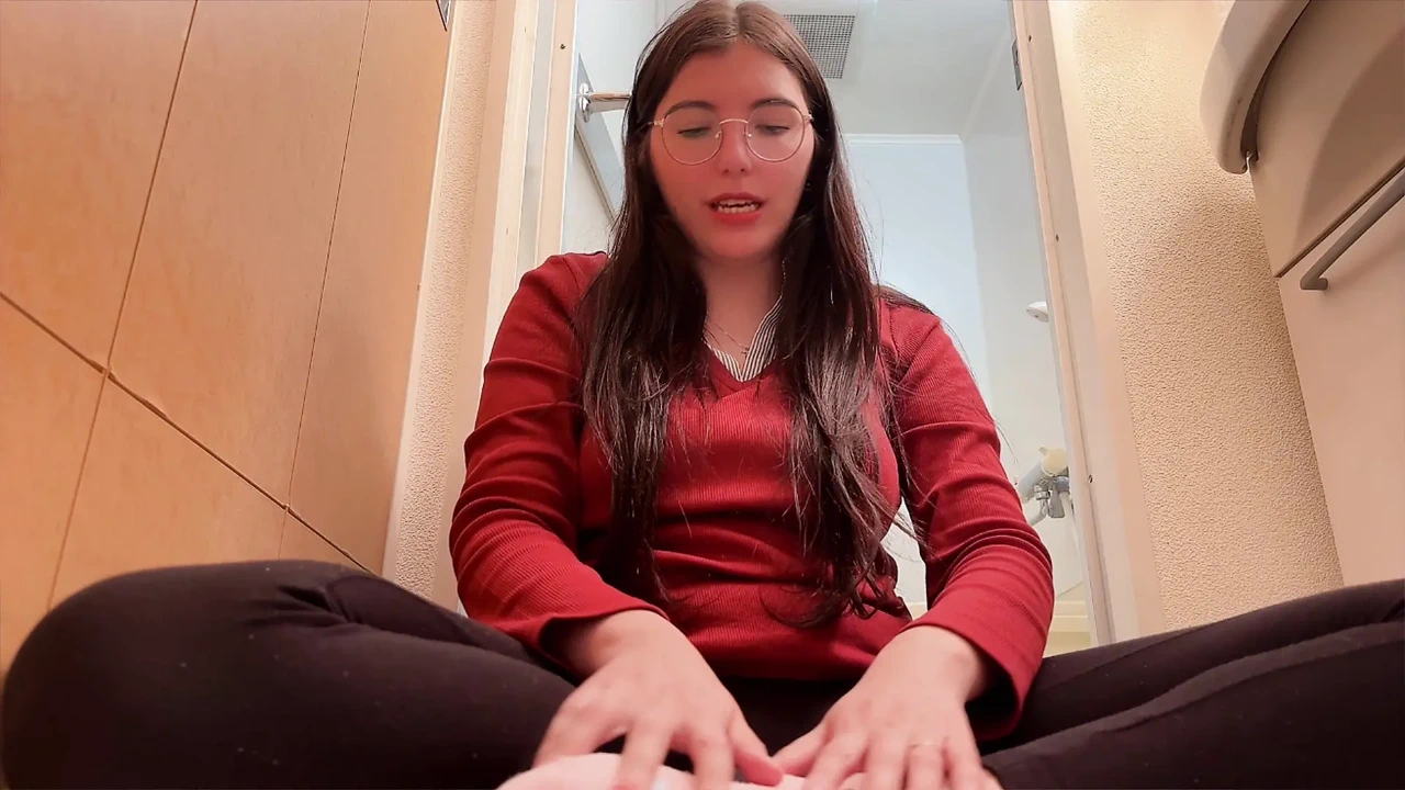Masturbating to me that makes me horny