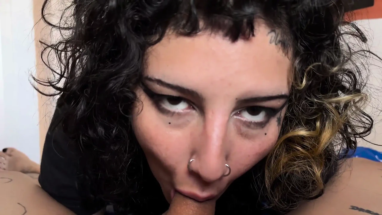 Colombian gothic slut gives the best blowjob ever