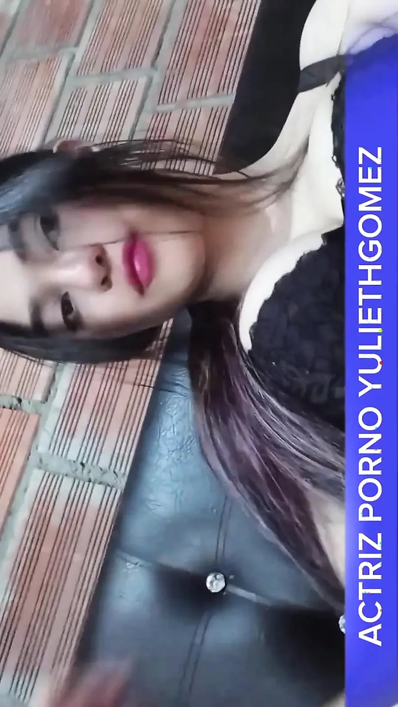 Teen Latina Solo
