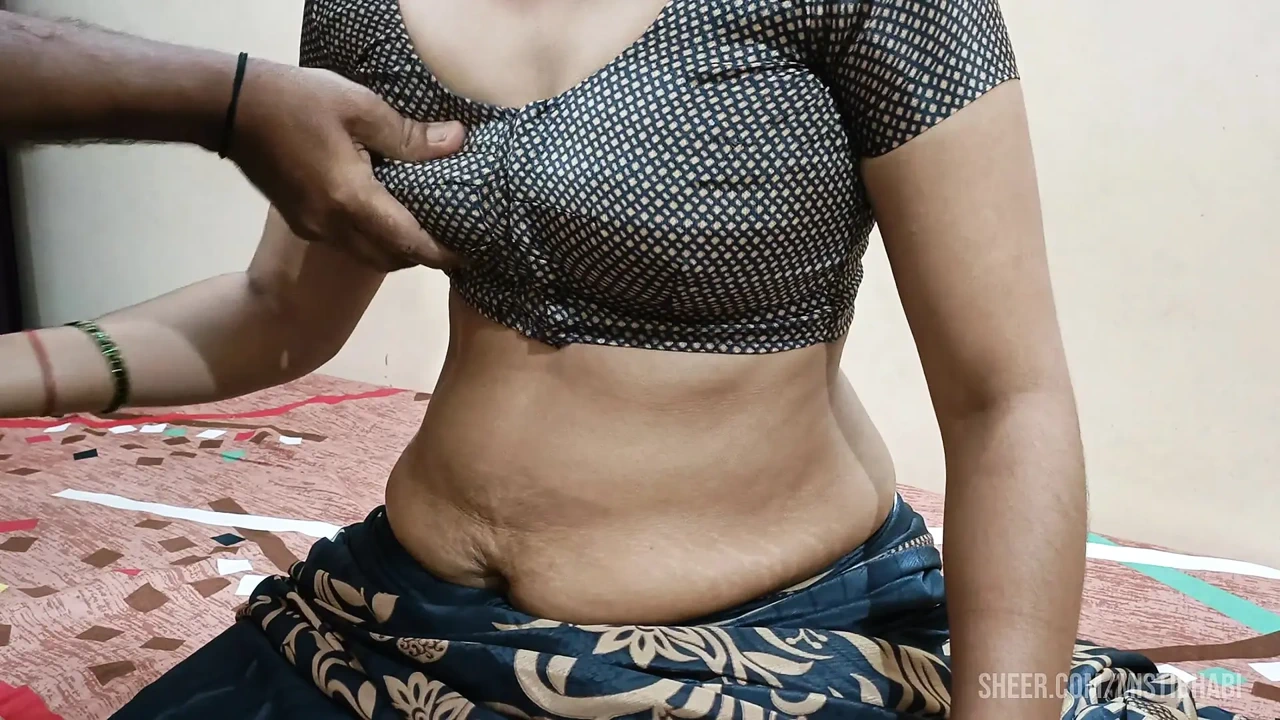 Mistibhabi hard chudai saree pehenkar