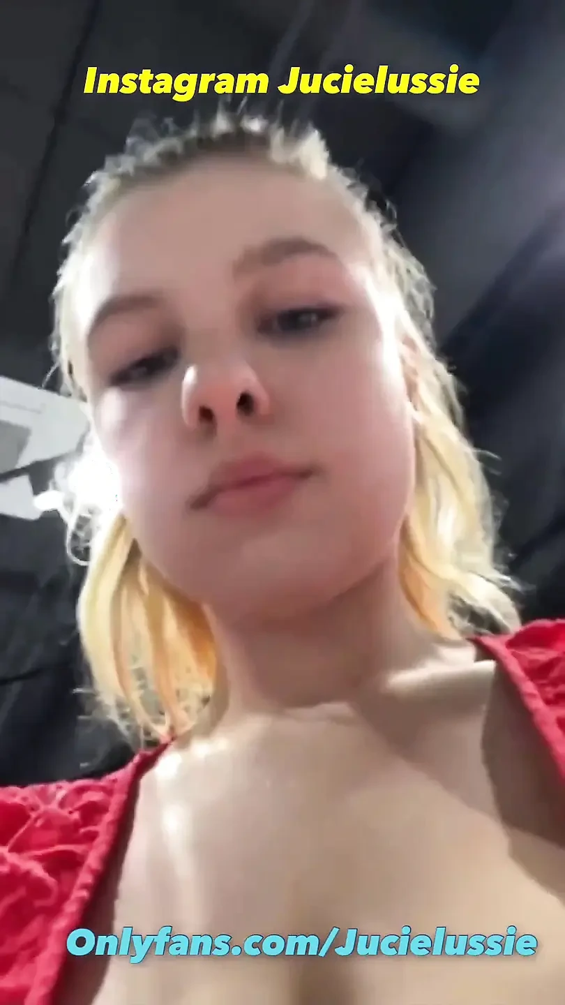 Great Masturbate in Changing Room