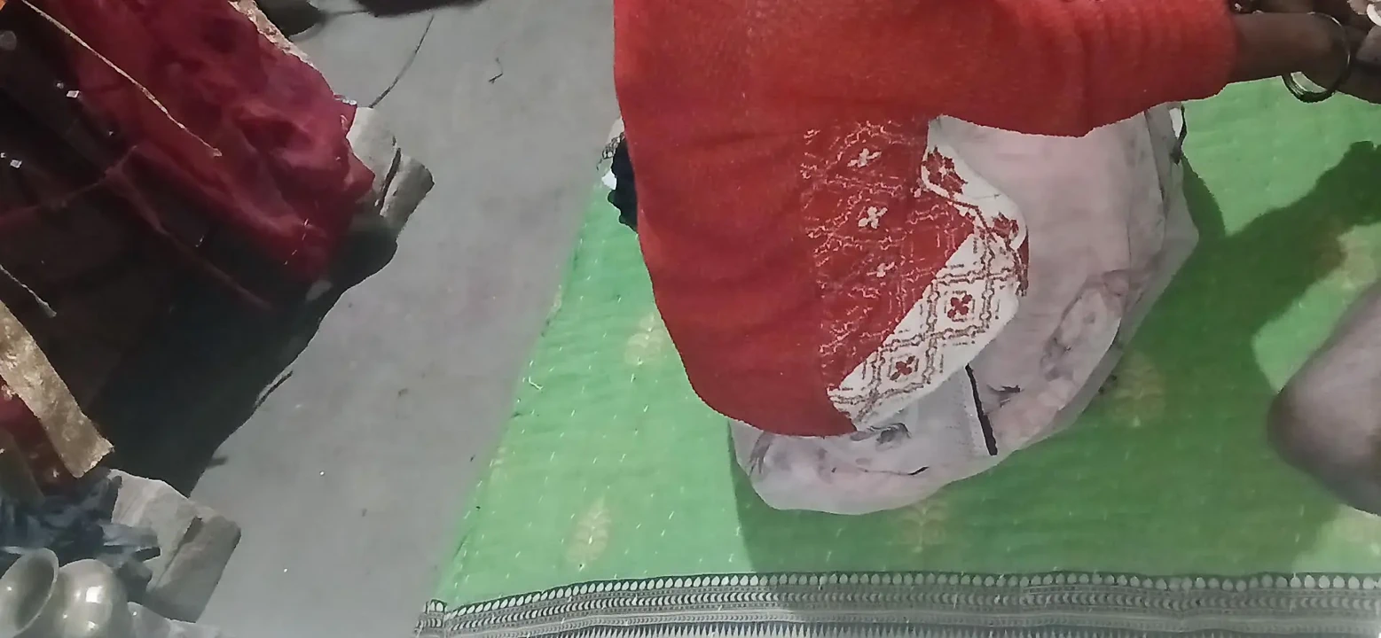 Desi Village Bhabhi Ko Doggy Style Mein Jamkar Choda – Tight Chut Faad Di Hindi Audio