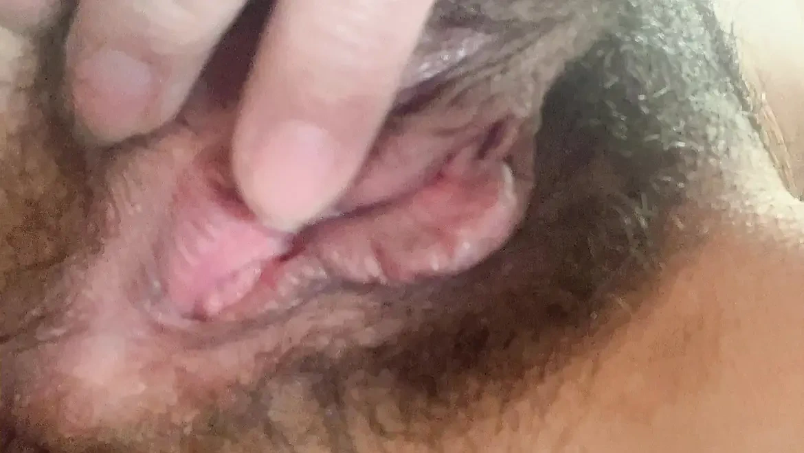 sclose up tiny asshole hairy pussy lip