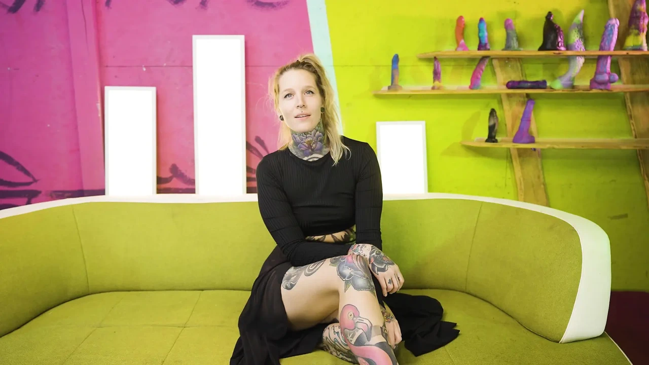 ALT blonde girl with TATTOOS masturbate with crazy TOYS