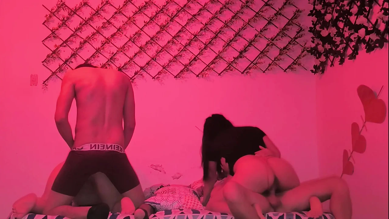 Two couples fuck simultaneously with cheap whores from India