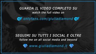 Le ZIE ITALIANE Troie Diana Zilli e Giulia Diamond SEDUCONO e si Scopano il GIOVANE Cazzo - Threesome Amatoriale Italiano (Dialoghi italiani)