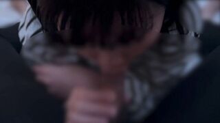 ぐりんぐりんに舐めまわすフェラをする女の子