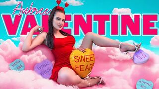 Pussy in the Spotlight: Aubree Valentine Shrieks in Bliss as Donnie Fingers Her to the Limit