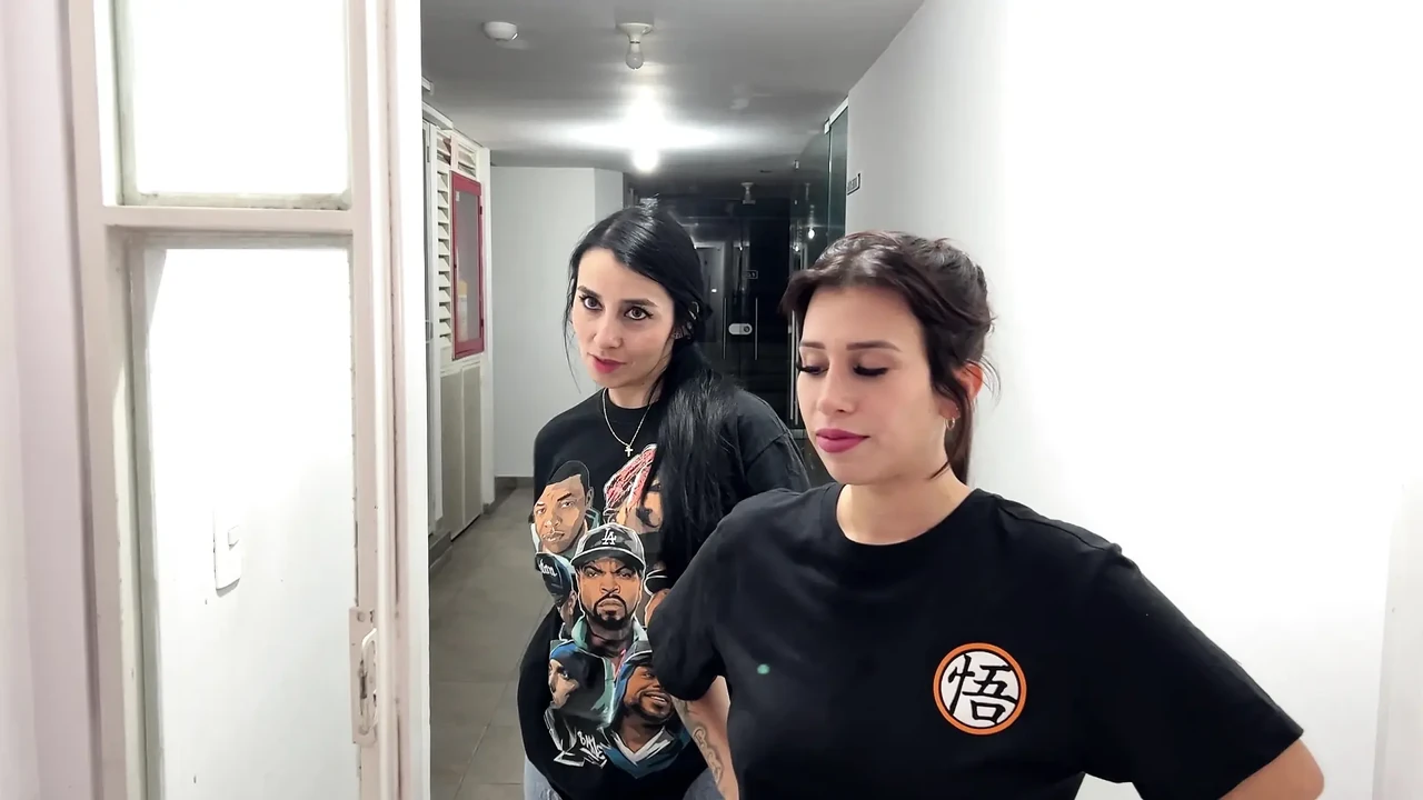 Lesbian tomboy threesome end up eating a big white ass