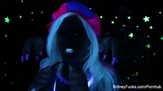 Britney Amber & a hot blonde share Halloween scare then each other