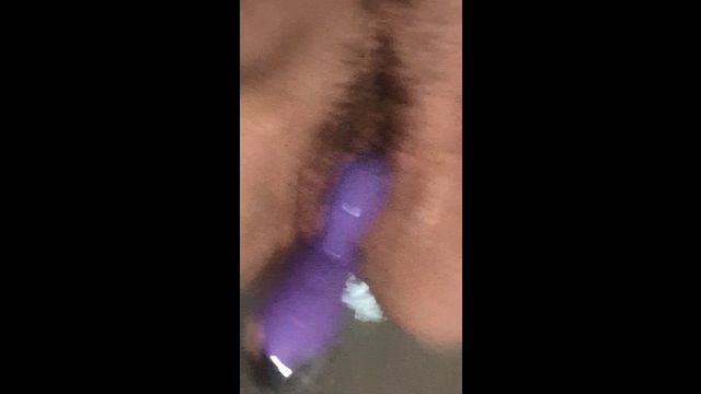 Sexy milf plays in the tub