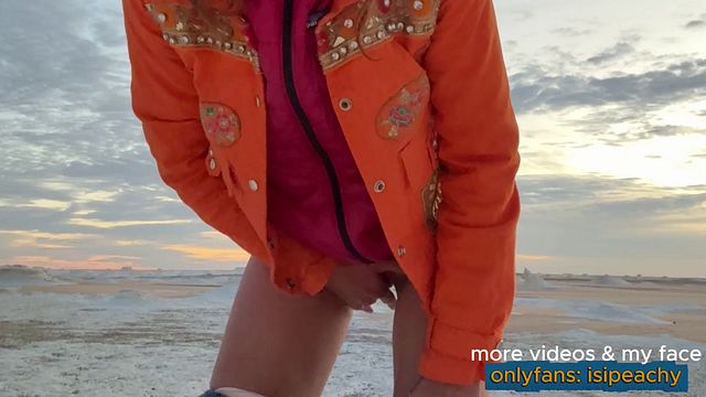 DESERT HEAT! Petite redhead risky outdoor masturbation