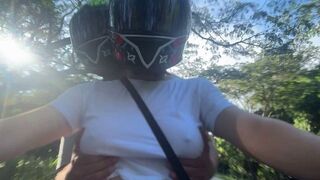 Recogí Un Cliente De DIDI Sin Sosten y Se Dio Cuenta De Mis Grandes Tetas
