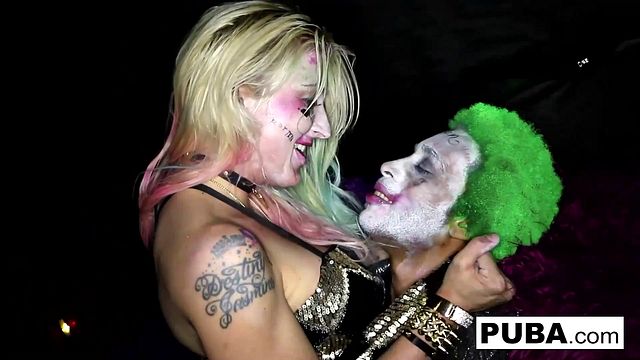 Cos Play Whorley Quinn gets fucked by the Joker