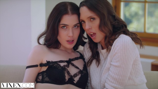VIXEN Jade Nile Gets Help From Her Roommate To Open Her Boyfriends Eyes