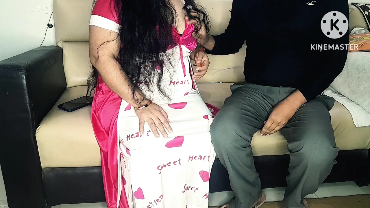 PIZZA MAN FUCK HOT BHABHI IN HINDI AUDIO.