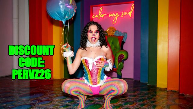 Clown Girl Satine Summers Proves Clussy Is No Joke in Wild Circus Fuck