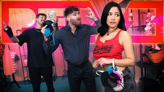 “Please, Don’t Call Security!” Scarlett Alexis Caught Red-Handed