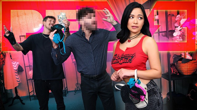 “Please, Don’t Call Security!” Scarlett Alexis Caught Red-Handed