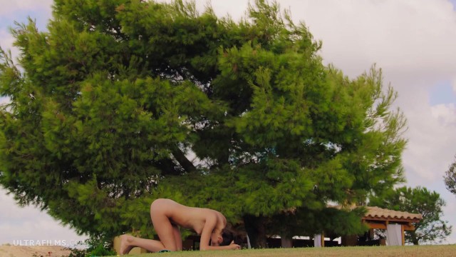 ULTRAFILMS Amazing girl Alissa Foxy doing yoga outdoors fully naked