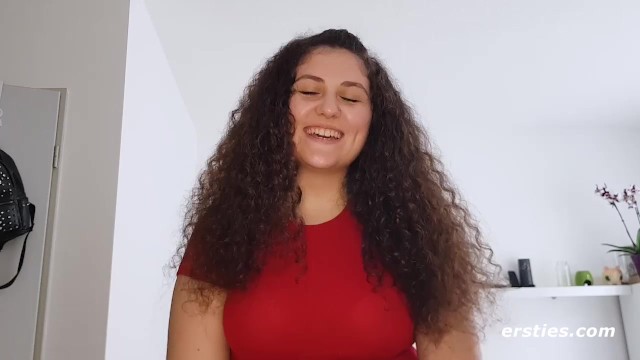 Dental assistant Isi shows us her uninhibited sexual nature