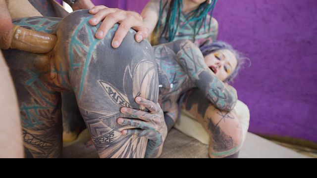 Alternative Tattooed Teens in Steamy FFM Tattoo Threesome