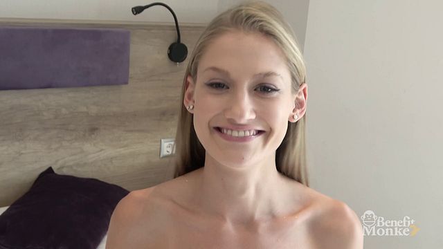 TIFFANY TATUM mi SUCCHIA L'ANIMA dal CAZZO e io le LECCO la FIGA! Sloppy Blowjob & Pussy Eating POV con Ragazzo Italiano