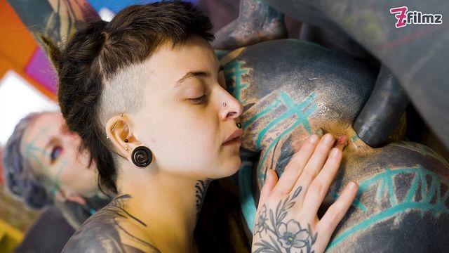 Extreme Anal Threesome Session with Drill Dildo & Sloppy Blowjobs