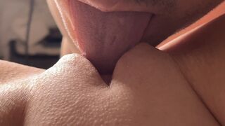 PUSSY EATING CLOSE UP! My boyfriend makes me orgasm with his fast tongue. 4K, POV