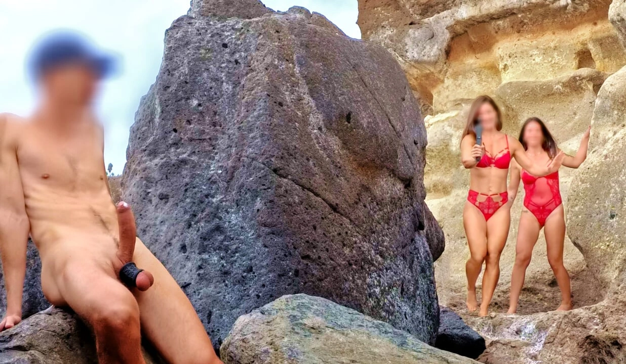 TWO PERFECT FIT BODY GIRLS AT THE BEACH...