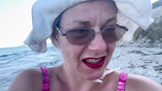 Pissing, fucking and squirting on the beach
