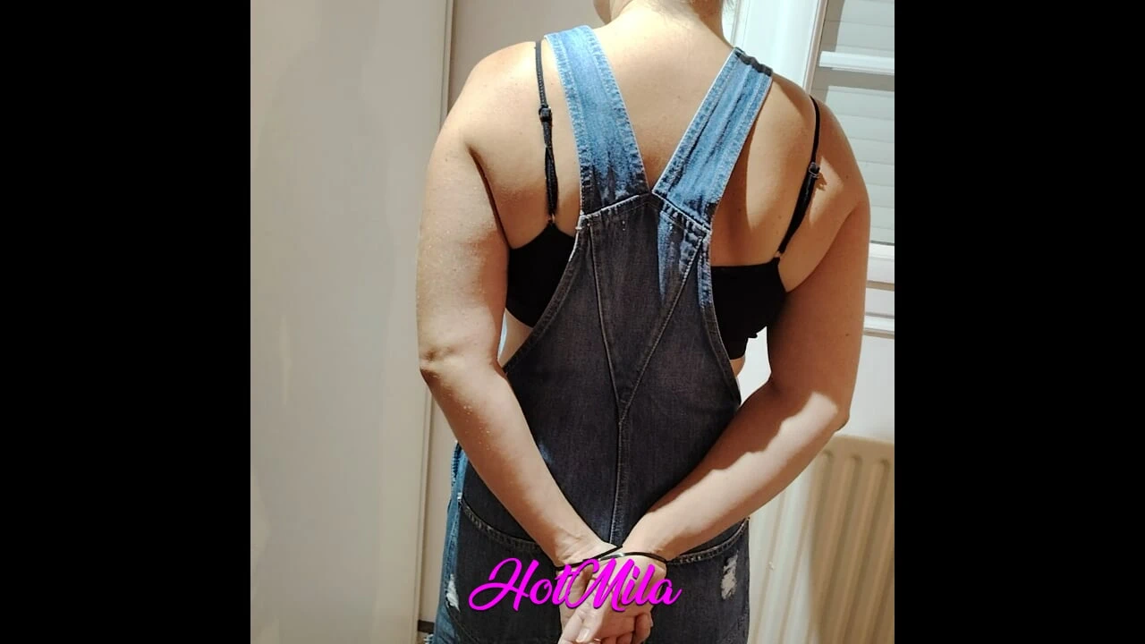 I tie up my roommate and she agrees to suck me so that I release her