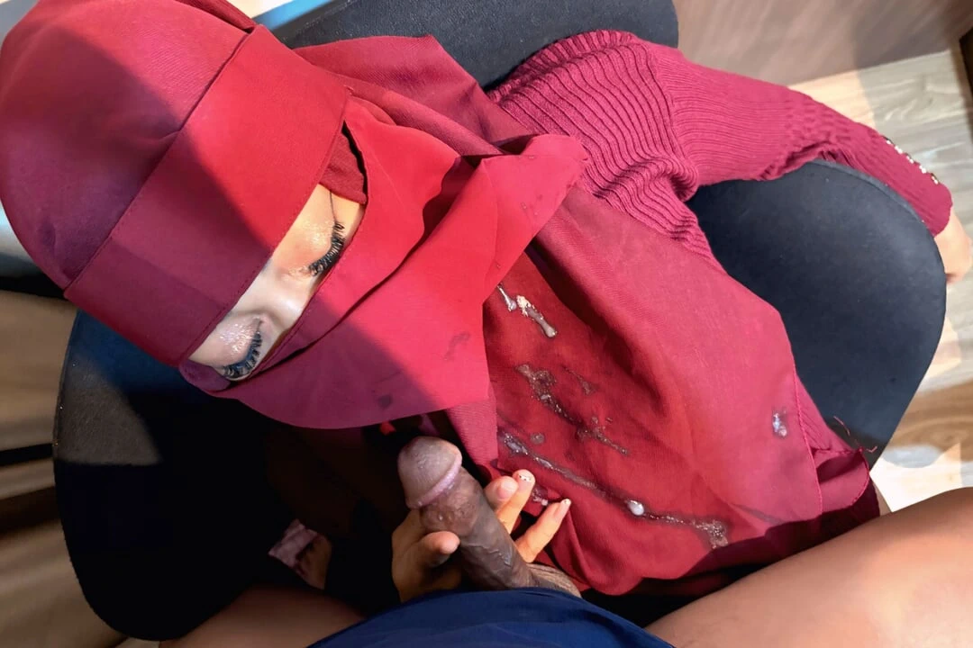 Veiled Girl Taught To Fuck Stepdad To Crot Mouth