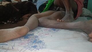 Desi bhabhi ko raat me chudai kiya devar peeche se gand mari husband