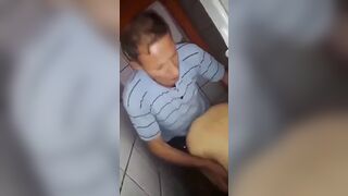 Jebo majku, sto jebe fino