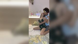 The Chinese employee was invited by a young customer to receive beer