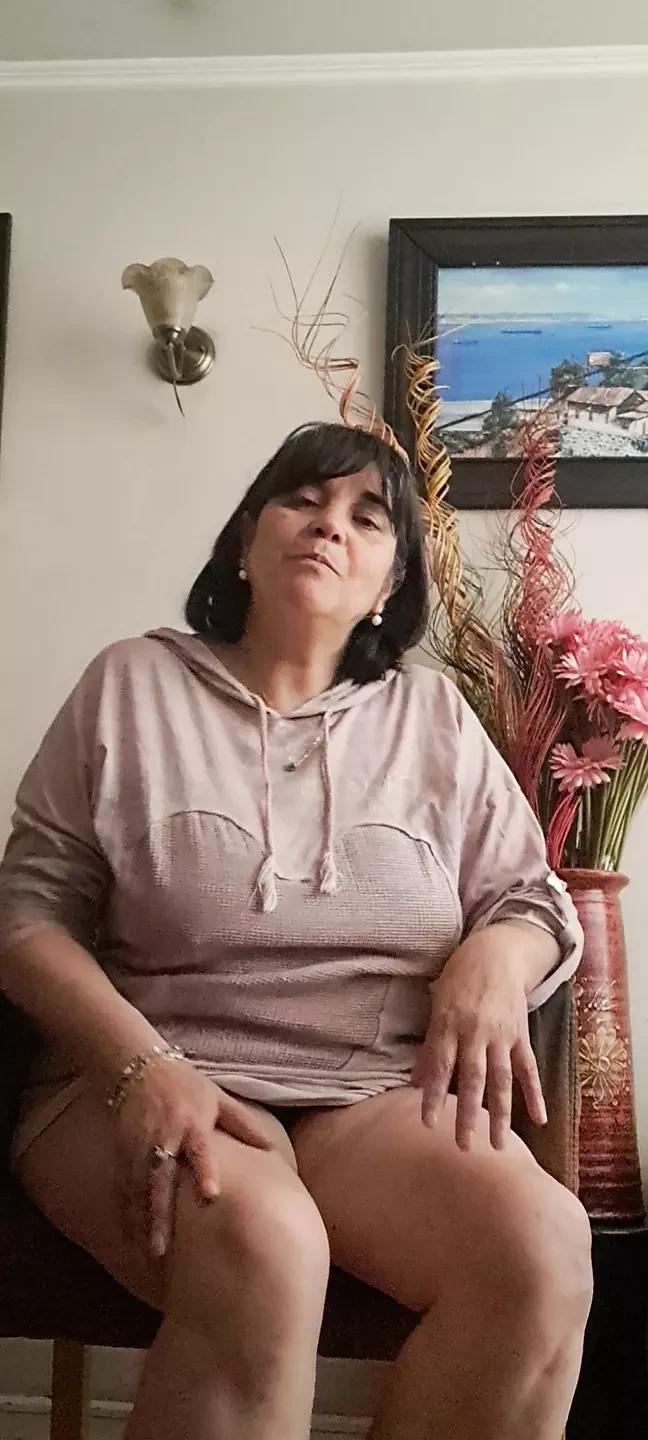 Stepson's friend wants to see my mature pussy for the second time