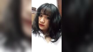 18 year old girl showing her cunt