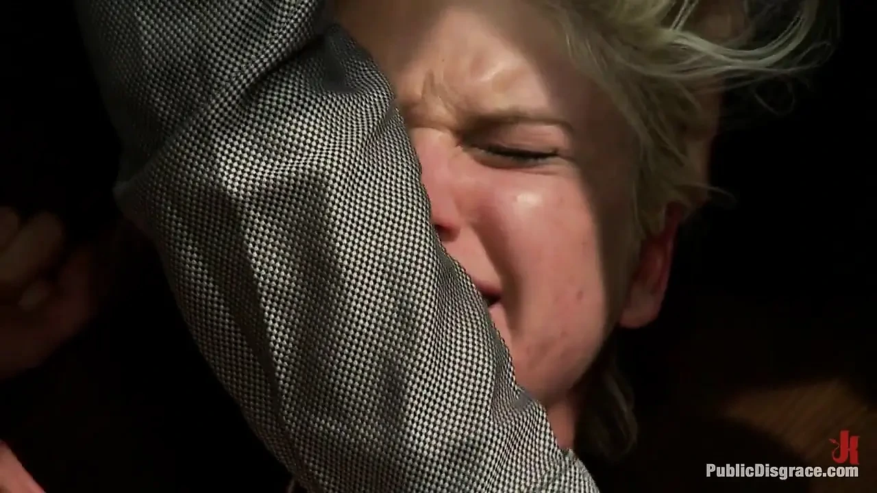Tall Blonde Amateur Gets Fucked While Wearing Blackout Contact Lenses - She Can't See a Thing!!