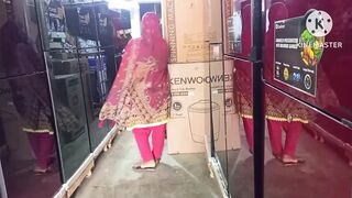 I Meet Secretly with My Boyfriend at Midnight sarakhan
